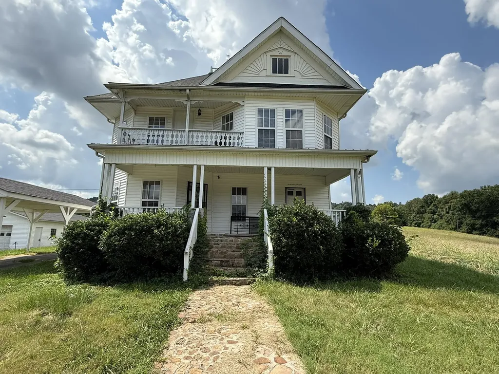 838 State Garage Road Albany KY 42602