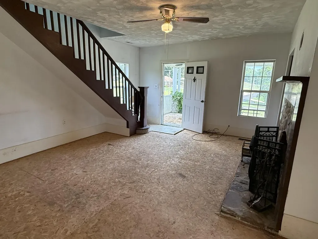 838 State Garage Road Albany KY 42602