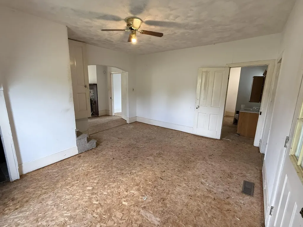 838 State Garage Road Albany KY 42602
