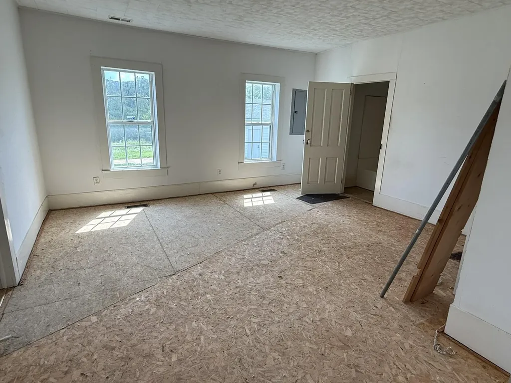 838 State Garage Road Albany KY 42602