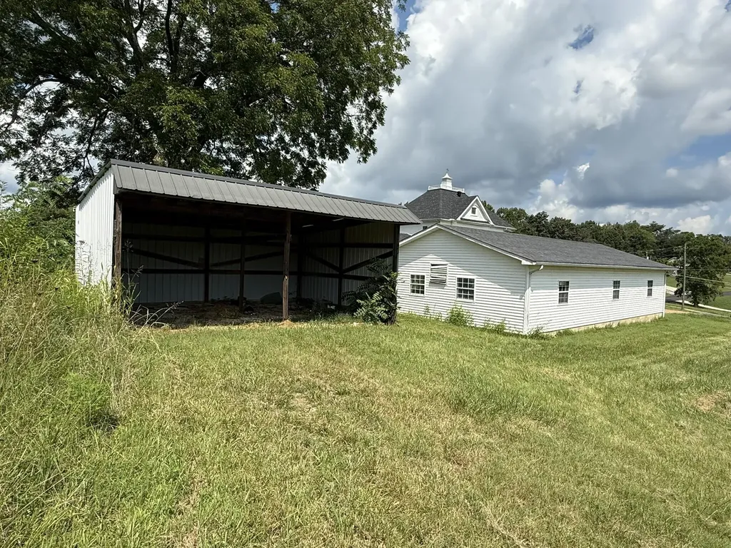 838 State Garage Road Albany KY 42602