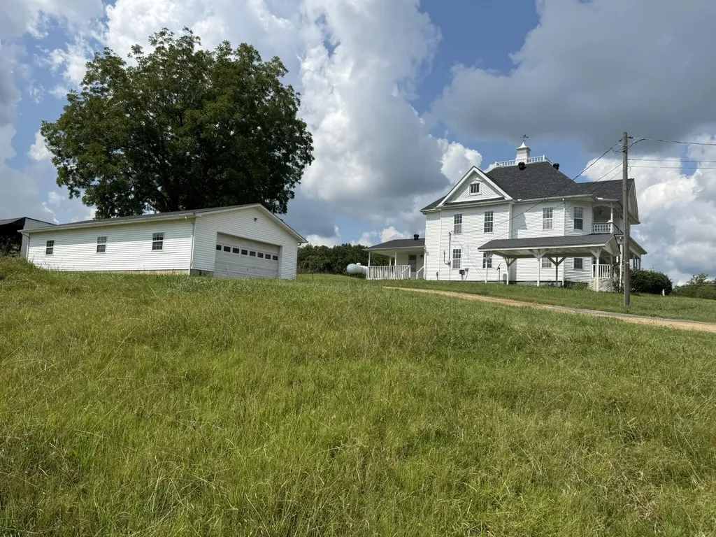 838 State Garage Road Albany KY 42602