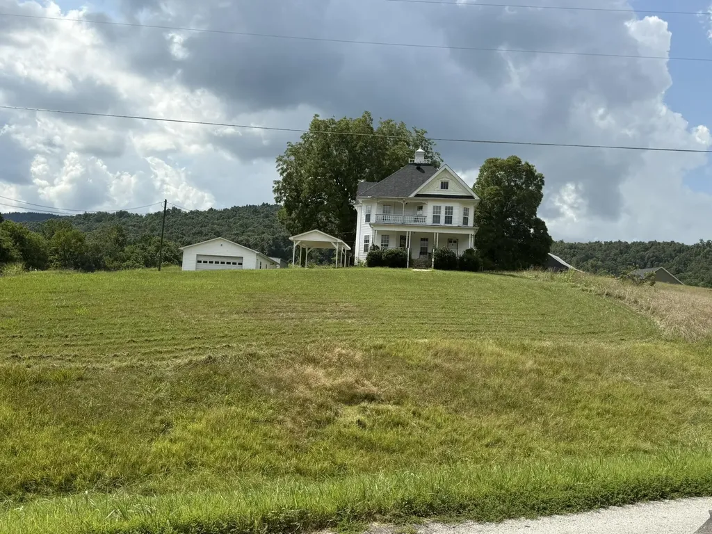 838 State Garage Road Albany KY 42602