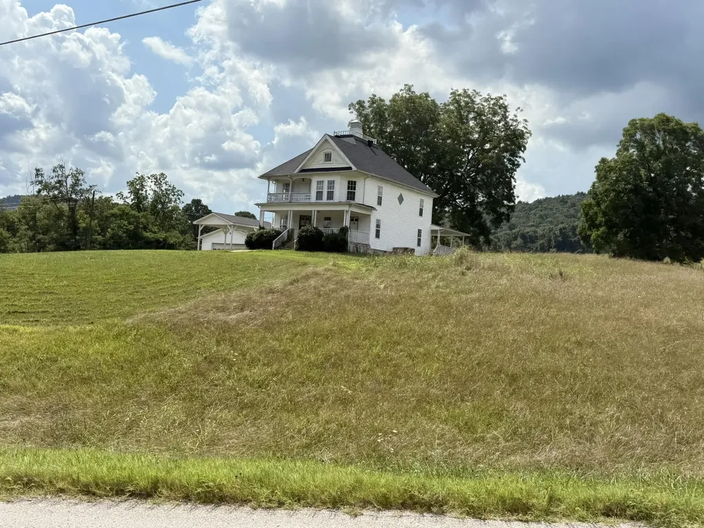 838 State Garage Road Albany KY 42602