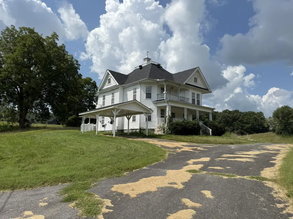 838 State Garage Road Albany KY 42602