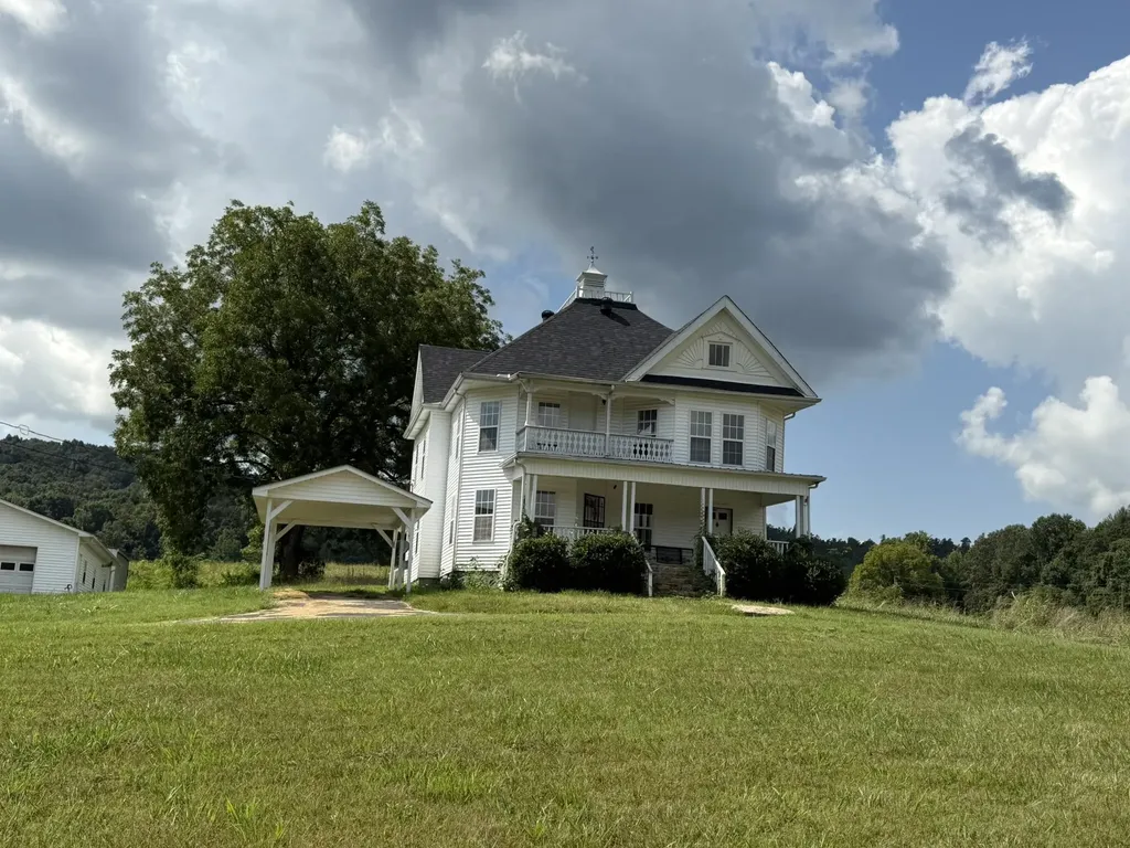838 State Garage Road Albany KY 42602