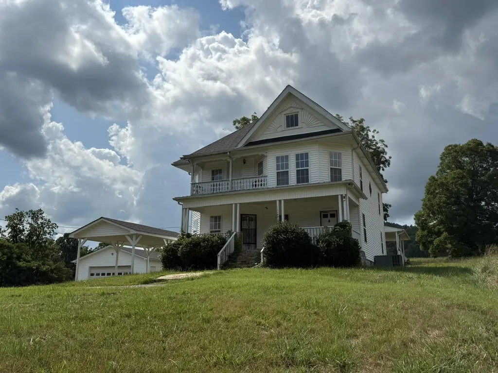 838 State Garage Road Albany KY 42602