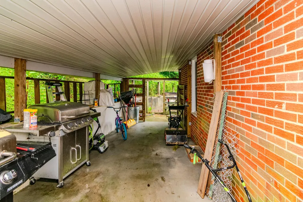 604 Highway 421 N Mckee KY 40447