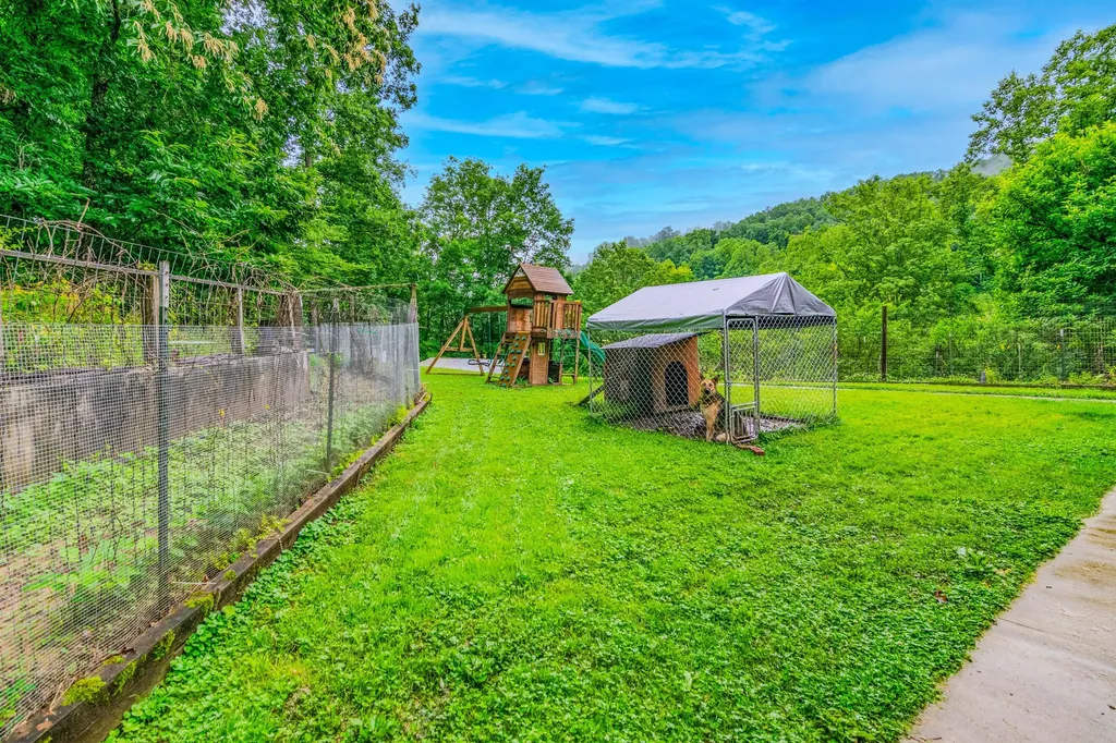 604 Highway 421 N Mckee KY 40447