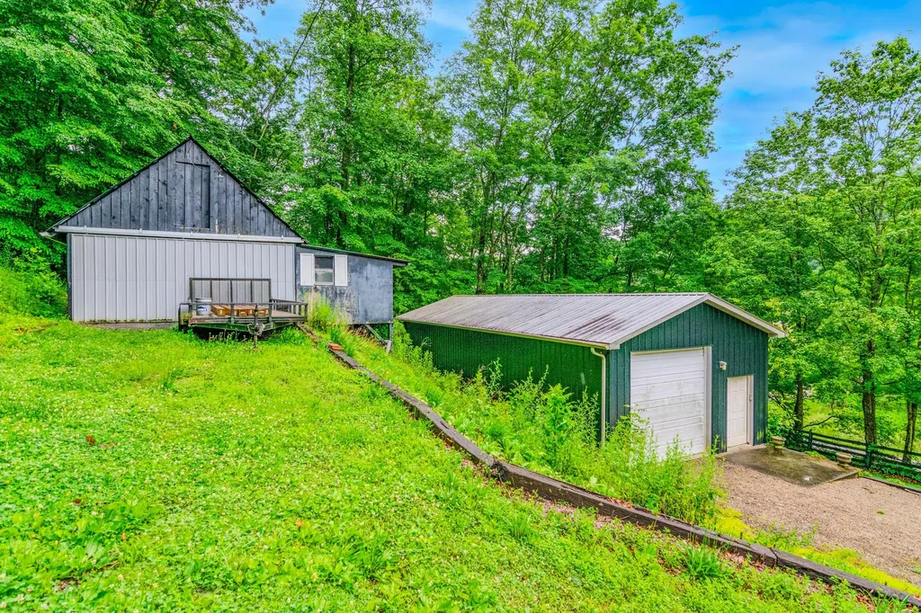604 Highway 421 N Mckee KY 40447
