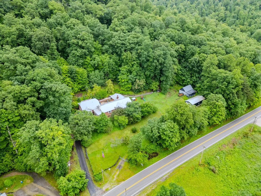 604 Highway 421 N Mckee KY 40447