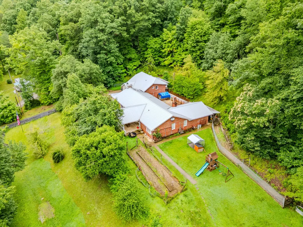 604 Highway 421 N Mckee KY 40447