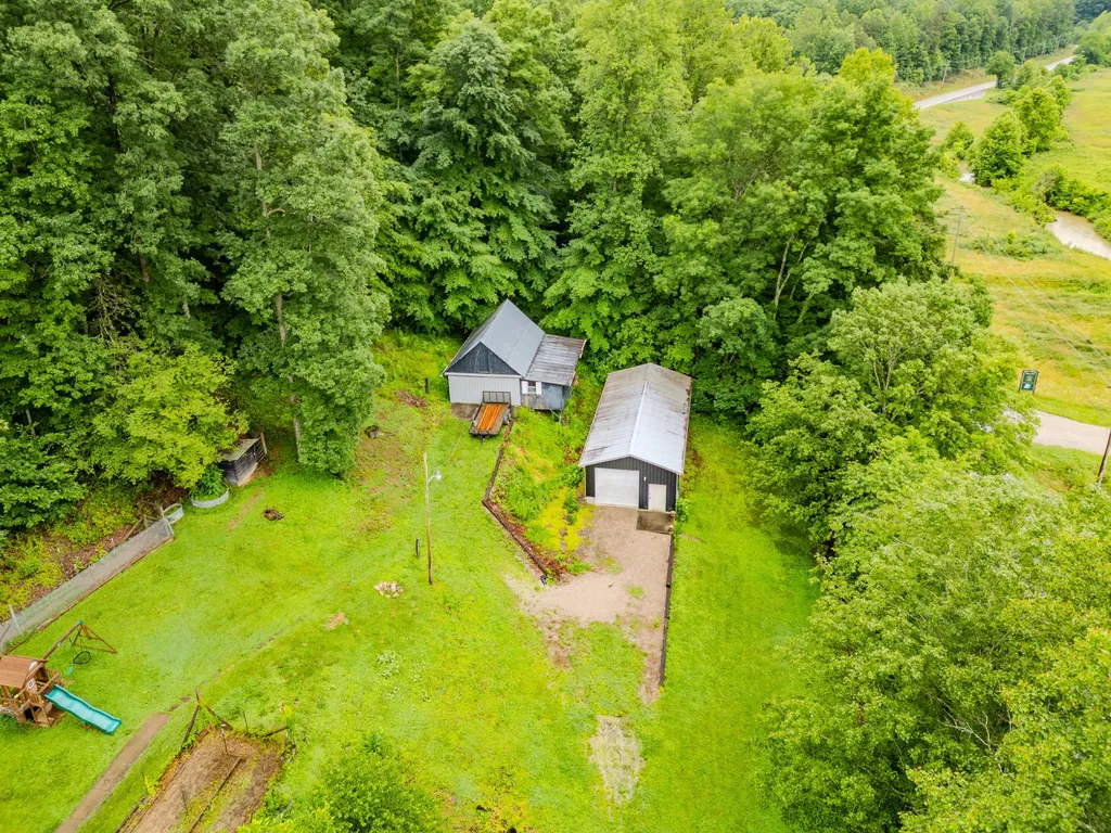 604 Highway 421 N Mckee KY 40447