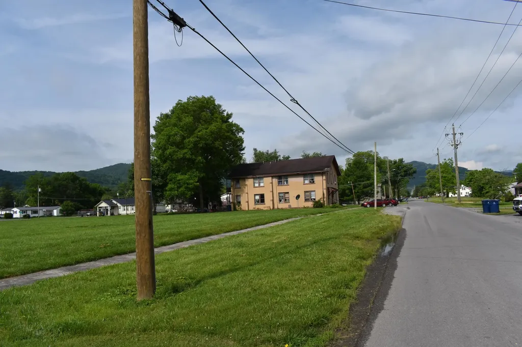 321 Chester Avenue Middlesboro KY 40965