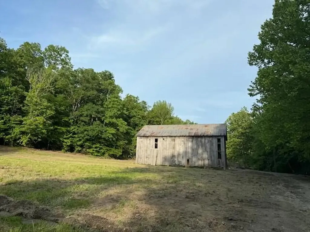 275 Horns River Road Irvine KY 40336