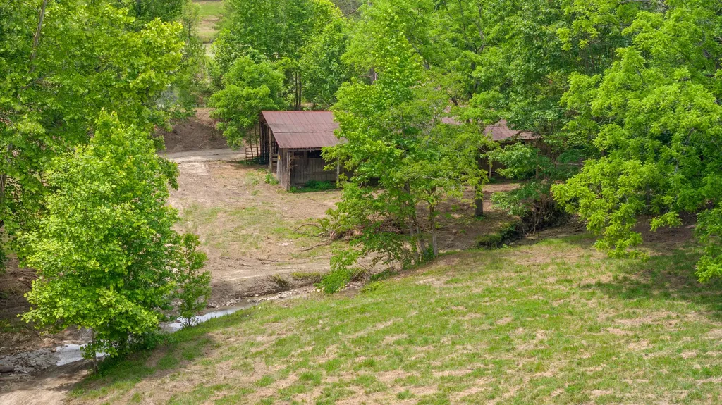 275 Horns River Road Irvine KY 40336