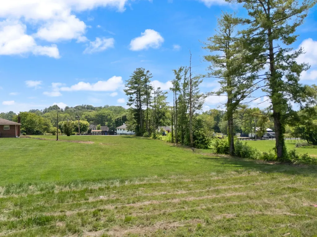 386 A Boggs Road London KY 40744