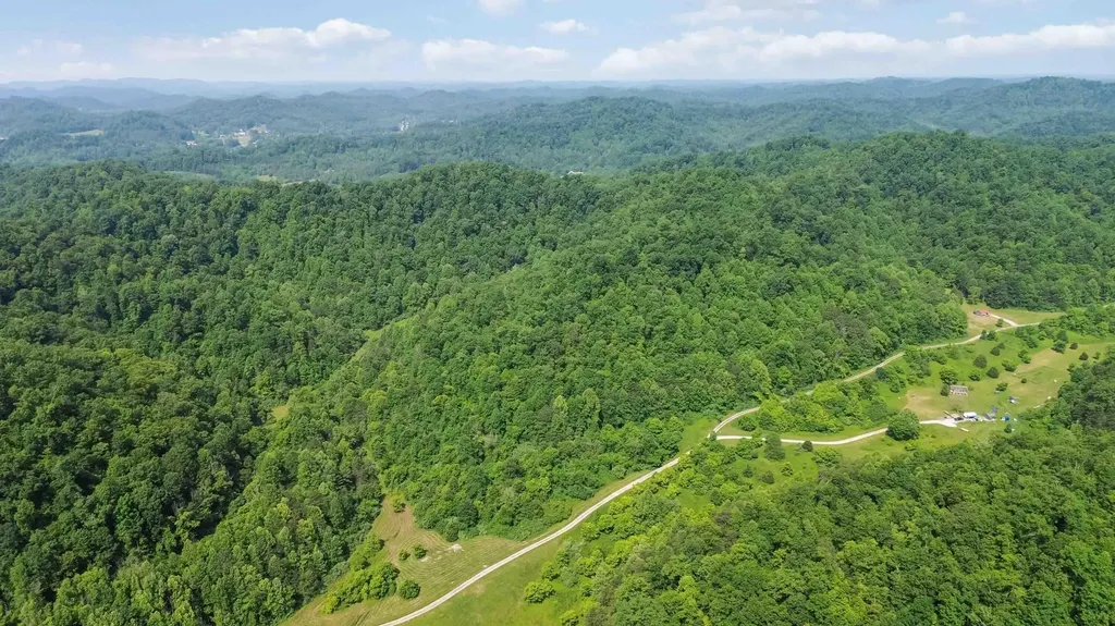 14 Lewis And Collins Road Manchester KY 40962