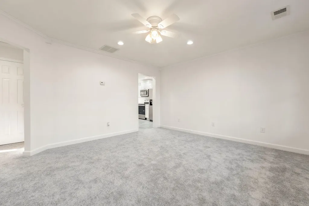 198 W Cumberland Avenue Jamestown KY 42629