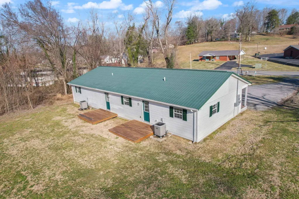 198 W Cumberland Avenue Jamestown KY 42629