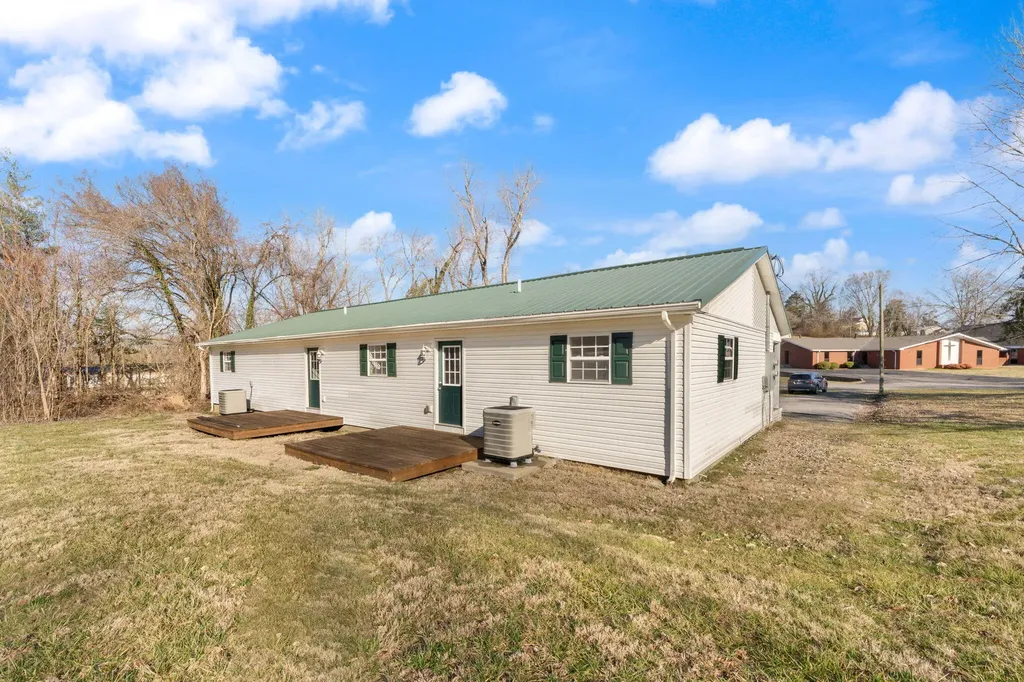 198 W Cumberland Avenue Jamestown KY 42629
