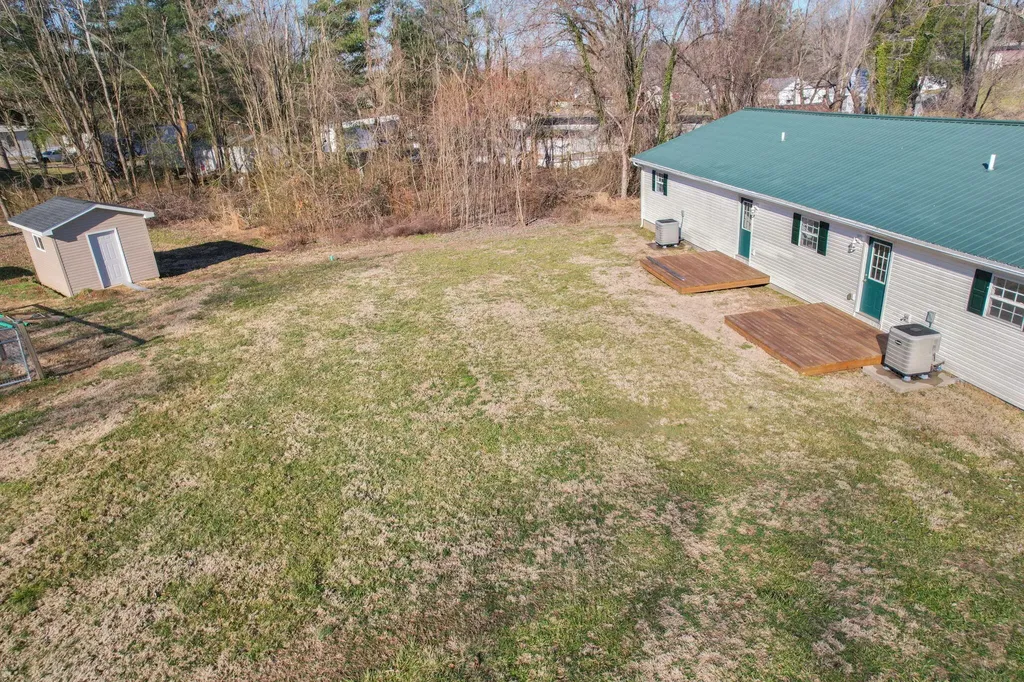 198 W Cumberland Avenue Jamestown KY 42629