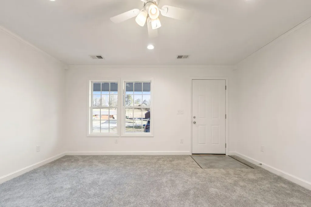 198 W Cumberland Avenue Jamestown KY 42629
