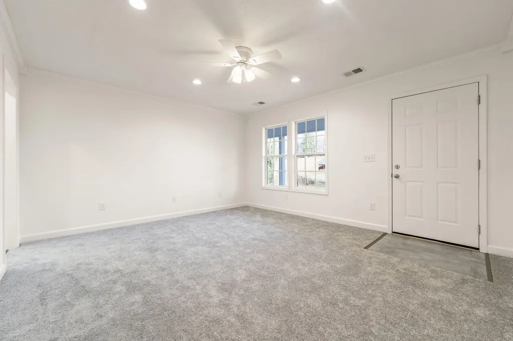 198 W Cumberland Avenue Jamestown KY 42629