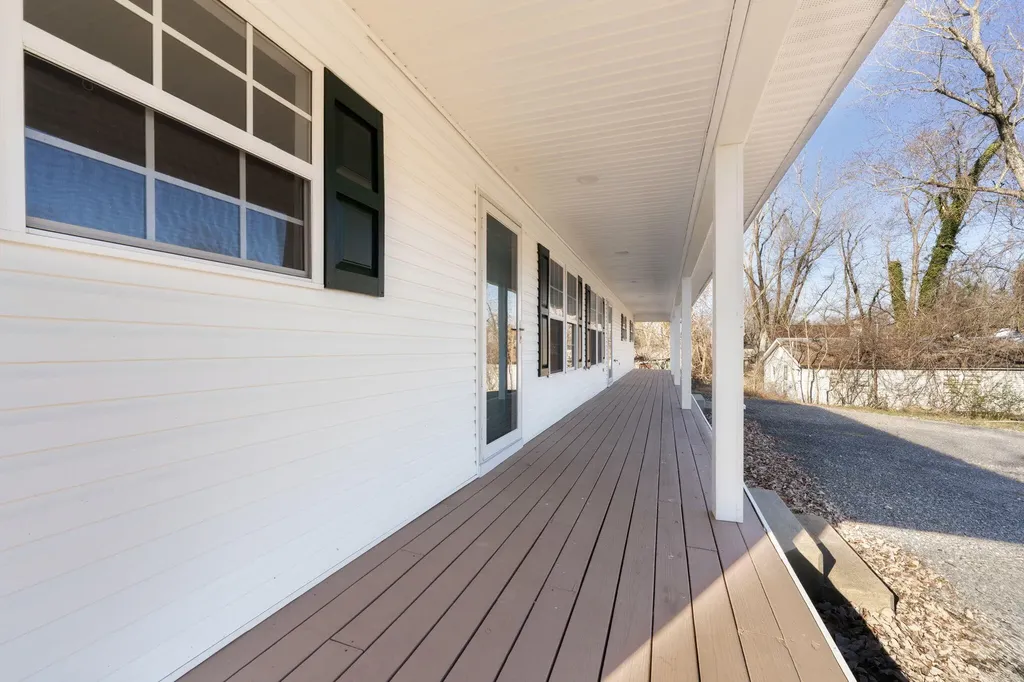 198 W Cumberland Avenue Jamestown KY 42629