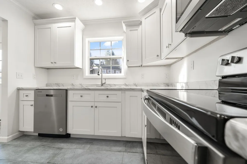 198 W Cumberland Avenue Jamestown KY 42629