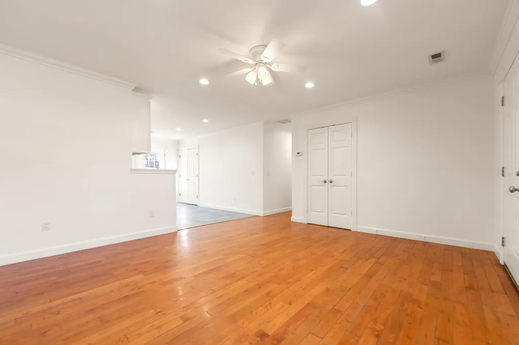 198 W Cumberland Avenue Jamestown KY 42629