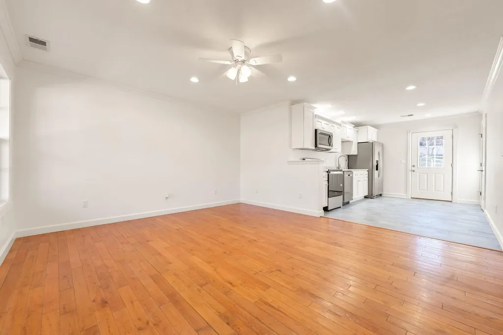 198 W Cumberland Avenue Jamestown KY 42629