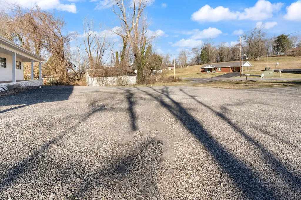 198 W Cumberland Avenue Jamestown KY 42629