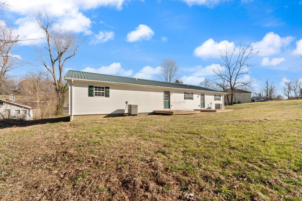 198 W Cumberland Avenue Jamestown KY 42629