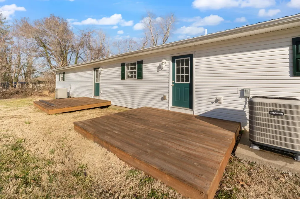 198 W Cumberland Avenue Jamestown KY 42629