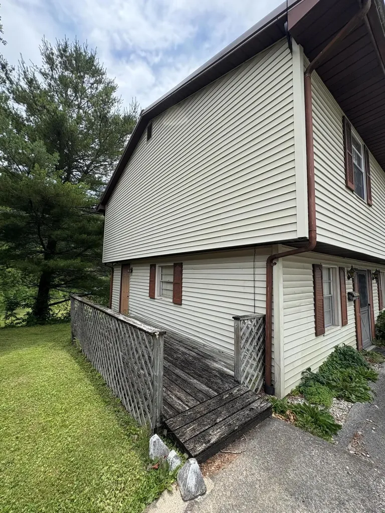 212 Maple Street Manchester KY 40962