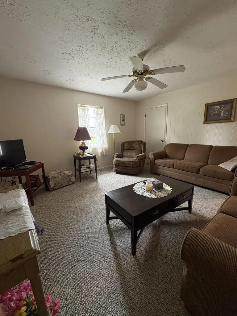 212 Maple Street Manchester KY 40962