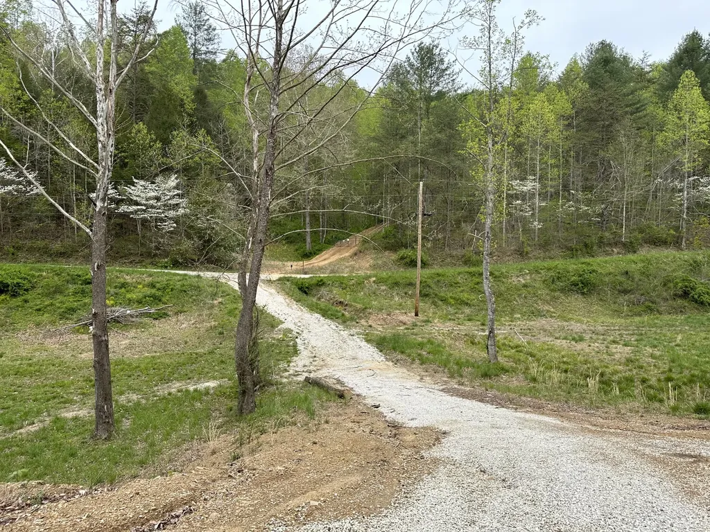 43 Deer Run Lane Campton KY 41301