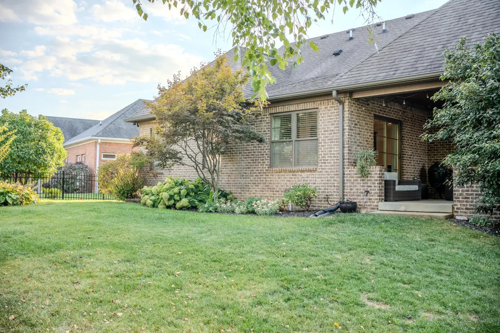 192 Somersly Place Lexington KY 40515