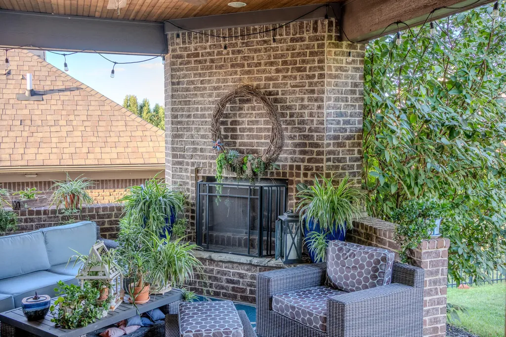192 Somersly Place Lexington KY 40515