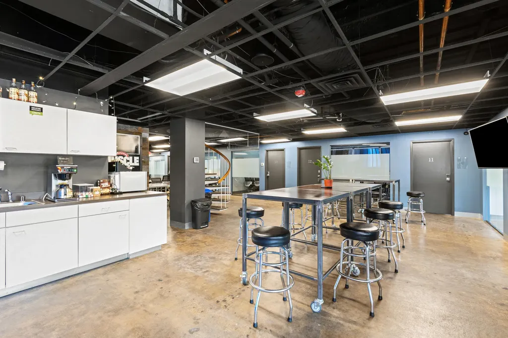 110 W Vine Street Lexington KY 40507