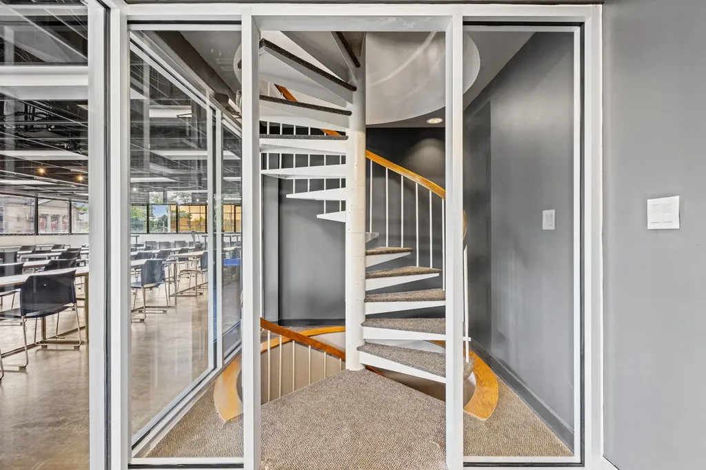 110 W Vine Street Lexington KY 40507