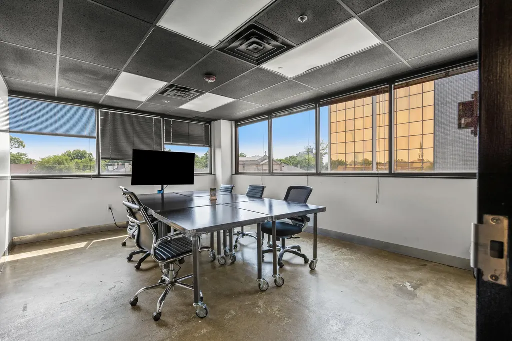 110 W Vine Street Lexington KY 40507