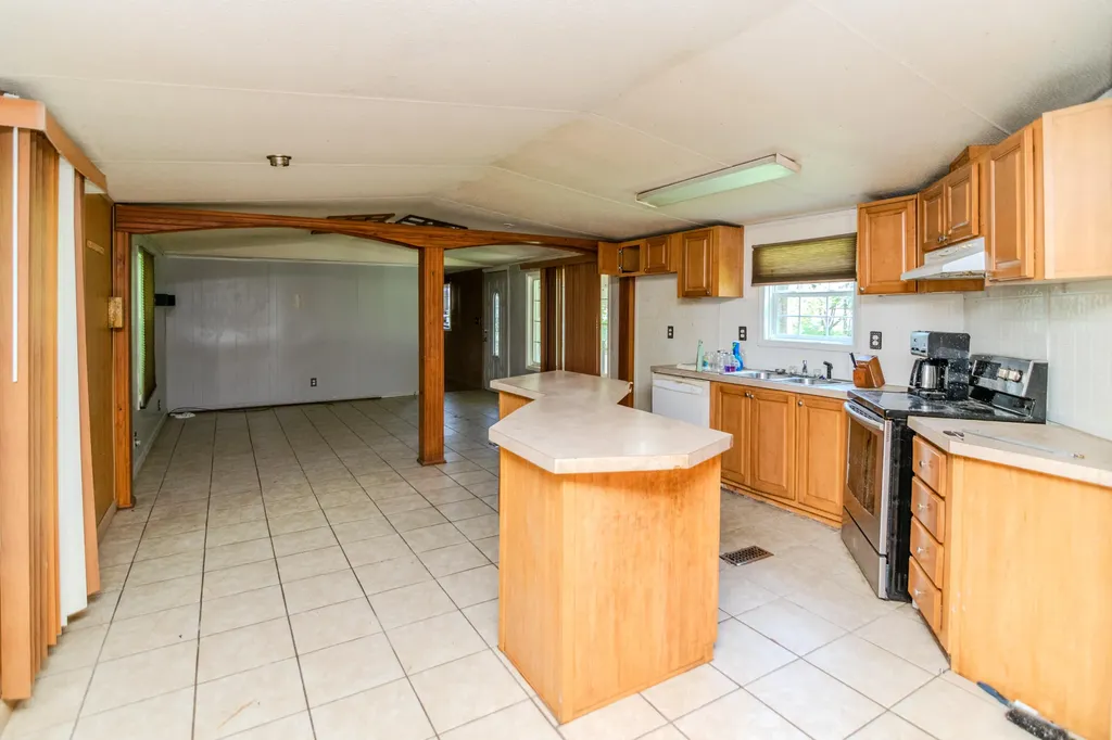 970 Highway 3001 Coalgood KY 40818