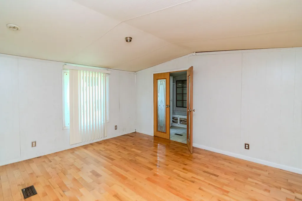 970 Highway 3001 Coalgood KY 40818