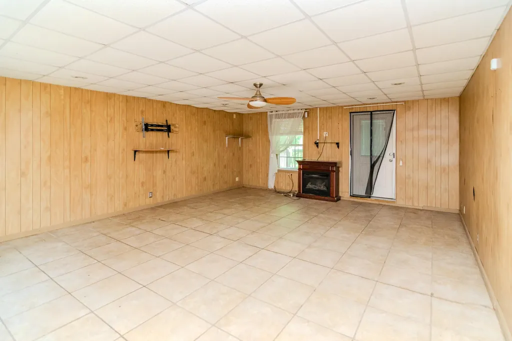 970 Highway 3001 Coalgood KY 40818