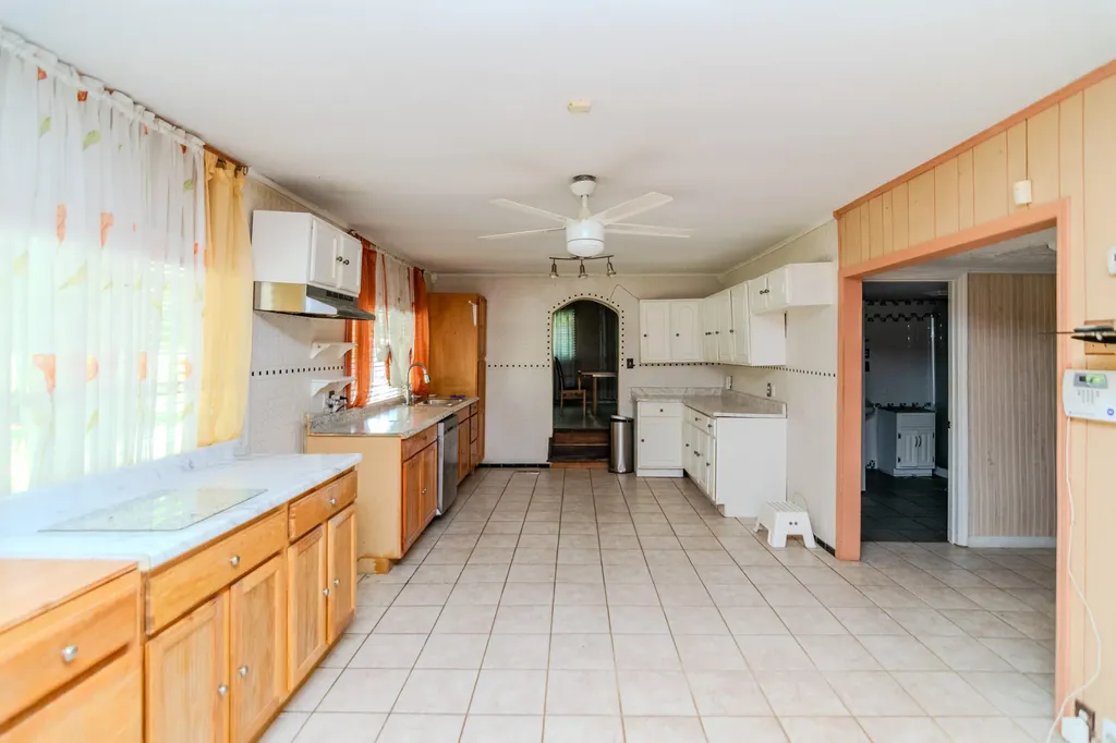 970 Highway 3001 Coalgood KY 40818