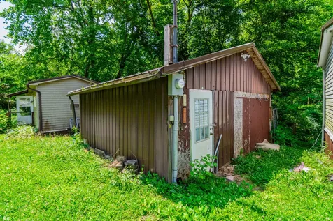 970 Highway 3001 Coalgood KY 40818