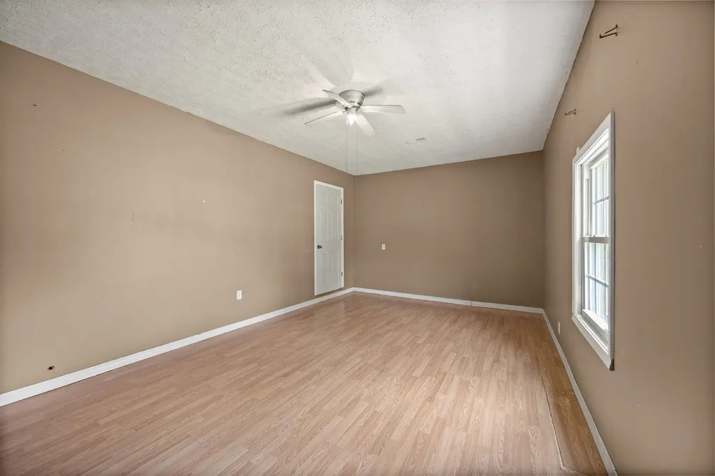 3947 Greenmount Bond Road London KY 40741