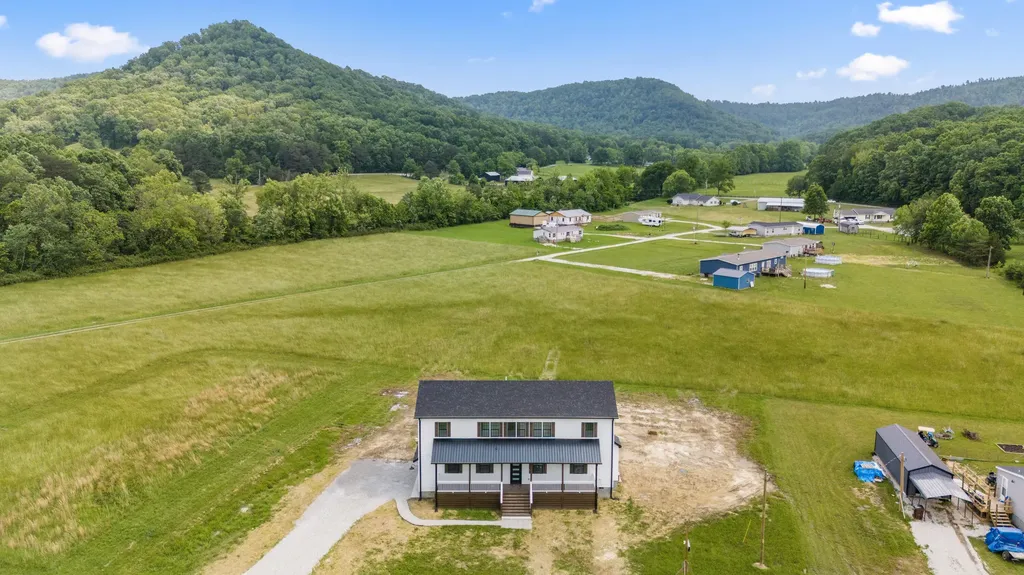 138 Hickory Grove Lane Stanton KY 40380